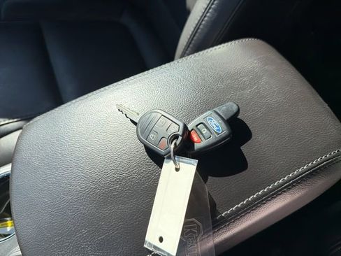 Used 2015 Ford Explorer XLT w/ Equipment Group 202A image 19