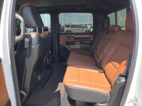 Used 2022 RAM 1500 Limited w/ Body Color Bumper Group AWD/4WD image 13