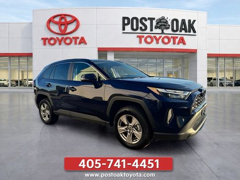 Used 2025 Toyota RAV4 XLE FWD image 11