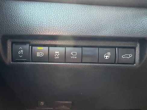 Used 2021 Toyota Venza Limited AWD/4WD image 20