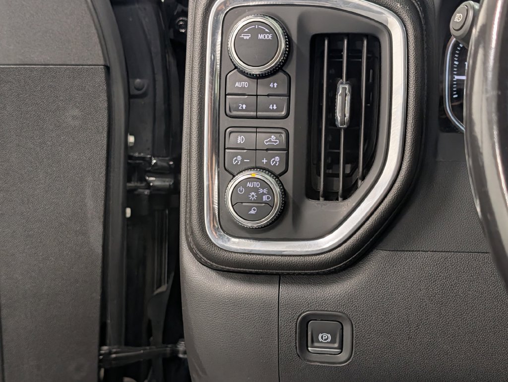 Used 2022 GMC Sierra 1500 Denali w/ Driver Alert Package II AWD/4WD image 24