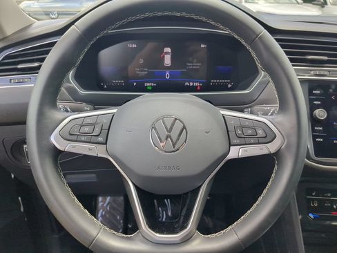 Certified 2023 Volkswagen Tiguan SE FWD image 28