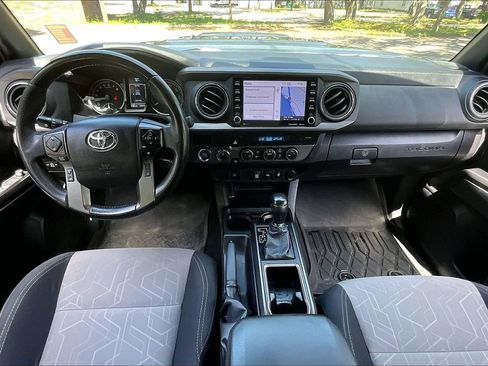 Used 2022 Toyota Tacoma TRD Sport AWD/4WD image 7