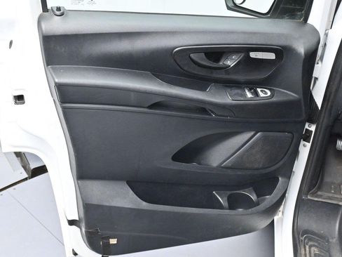 Used 2016 Mercedes-Benz Metris image 11