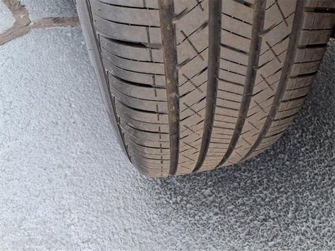 Used 2018 Chevrolet Equinox LT image 32