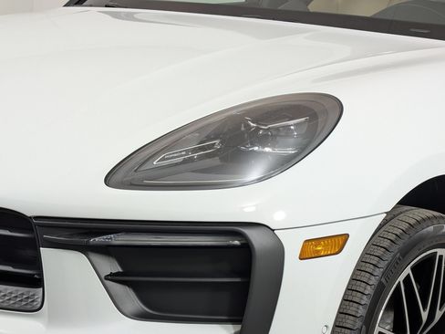 Used 2026 Porsche Macan AWD/4WD image 14