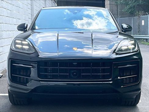 Certified 2024 Porsche Cayenne S AWD/4WD image 8