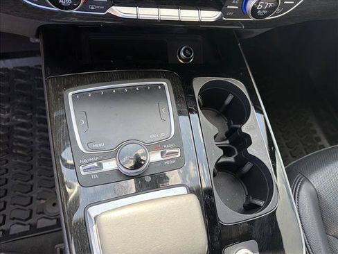 Used 2018 Audi Q7 3.0T Prestige AWD/4WD image 16
