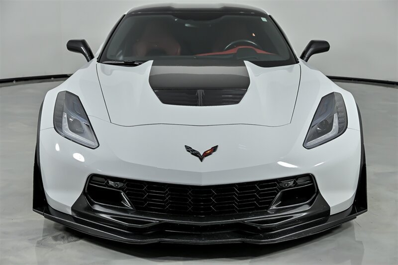 Used 2016 Chevrolet Corvette Z06 w/ 3LZ Preferred Equipment Group RWD image 4