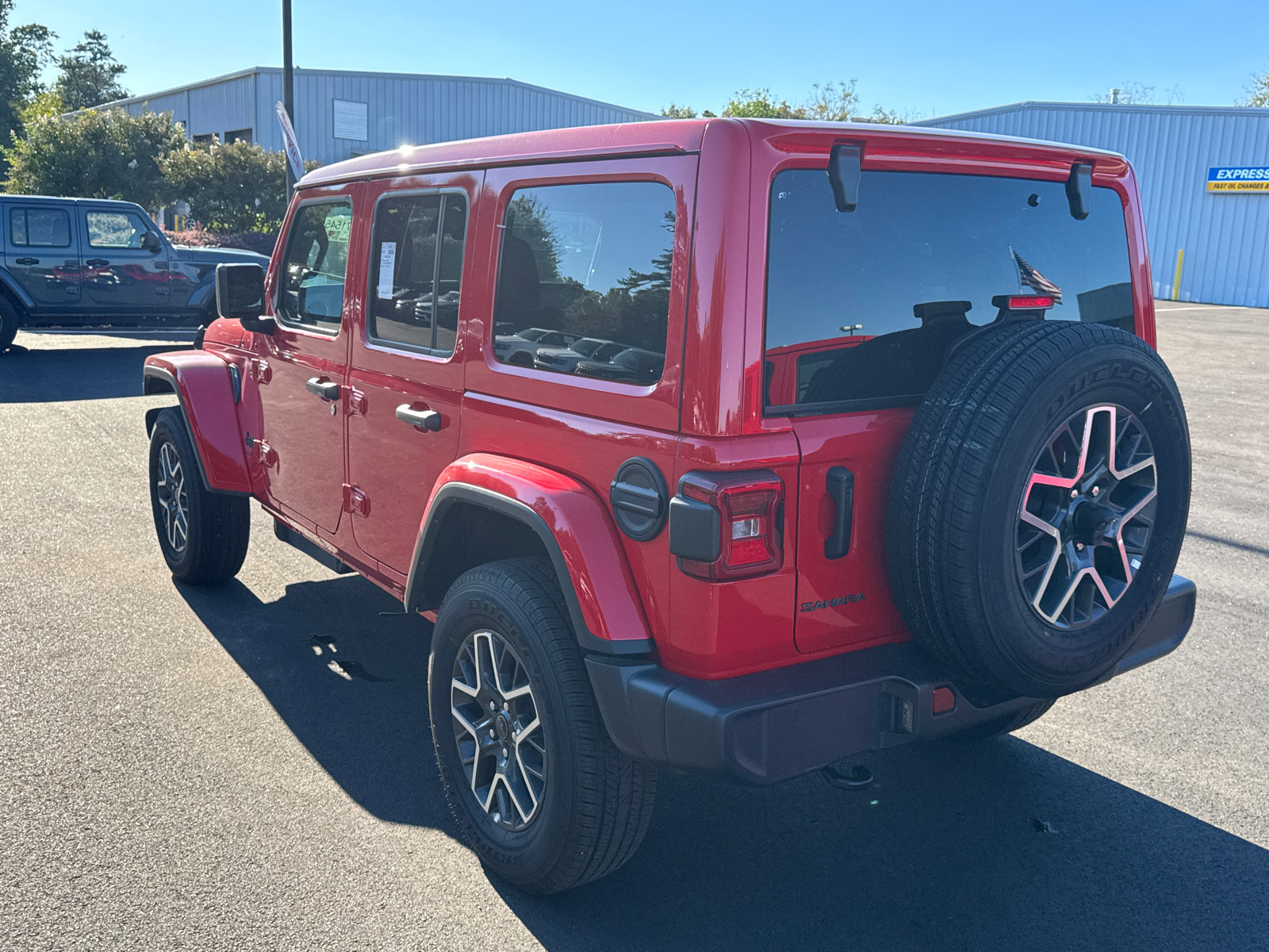 Used 2026 Jeep Wrangler Unlimited Sahara AWD/4WD image 7