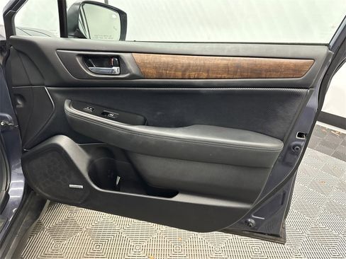 Used 2016 Subaru Outback 2.5i Limited image 11