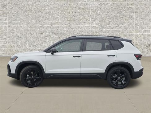 New 2026 Volkswagen Taos SE AWD/4WD image 4