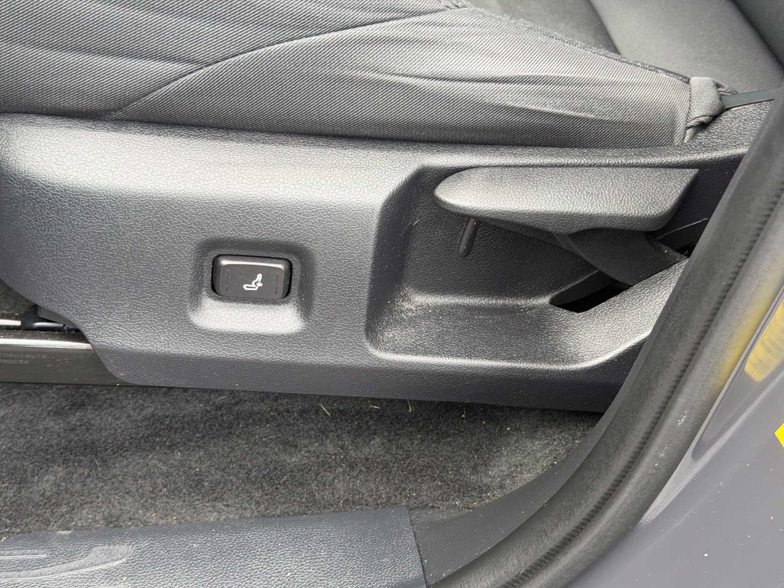 Used 2024 Toyota Tacoma SR5 AWD/4WD image 13