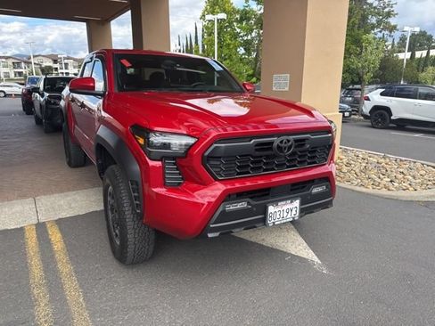 Certified 2024 Toyota Tacoma TRD Off-Road w/ TRD Off Road Upgrade Package AWD/4WD image 6