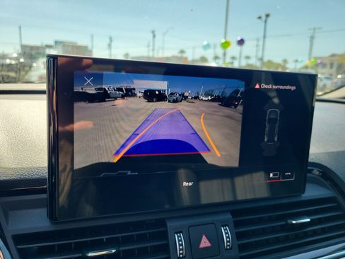 Used 2025 Audi Q5 2.0T Premium image 22