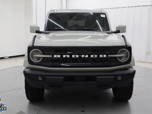 Used 2022 Ford Bronco Outer Banks AWD/4WD image 9
