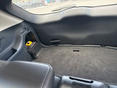 Used 2021 Ford Edge SEL image 12