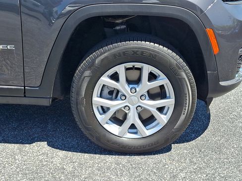 Used 2023 Jeep Grand Cherokee L Limited AWD/4WD image 8