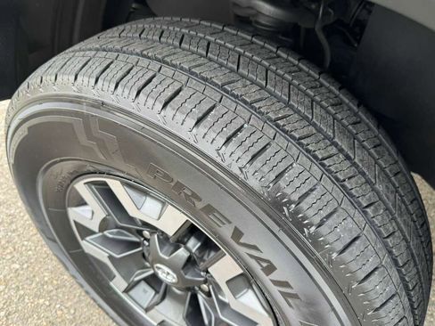 Used 2018 Toyota Tacoma TRD Off-Road image 28