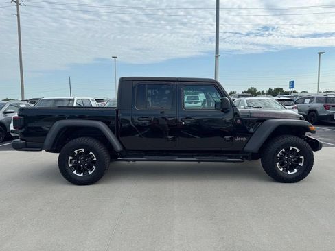 Used 2026 Jeep Gladiator Rubicon AWD/4WD image 2