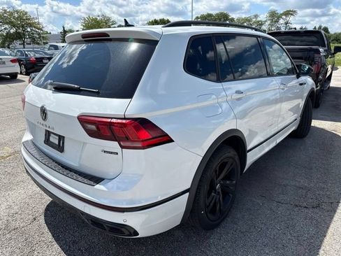 Used 2024 Volkswagen Tiguan SE R-Line AWD/4WD image 5