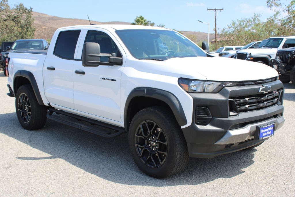 Used 2024 Chevrolet Colorado Trail Boss w/ LPO, Dark Essentials Package AWD/4WD image 3
