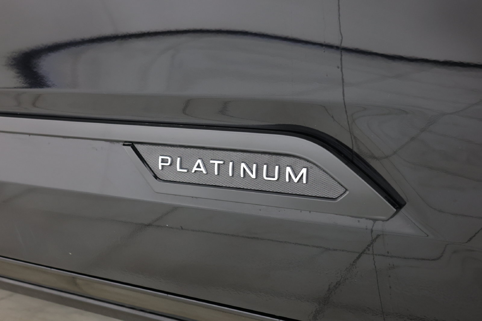 Used 2023 Toyota Sequoia Platinum AWD/4WD image 16