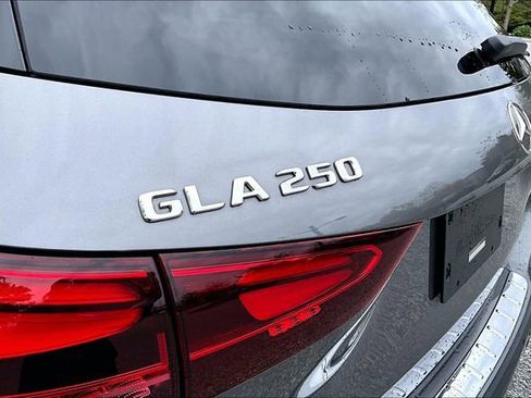 Certified 2025 Mercedes-Benz GLA 250 4MATIC image 27