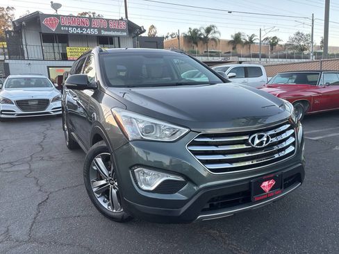 Used 2014 Hyundai Santa Fe GLS image 2