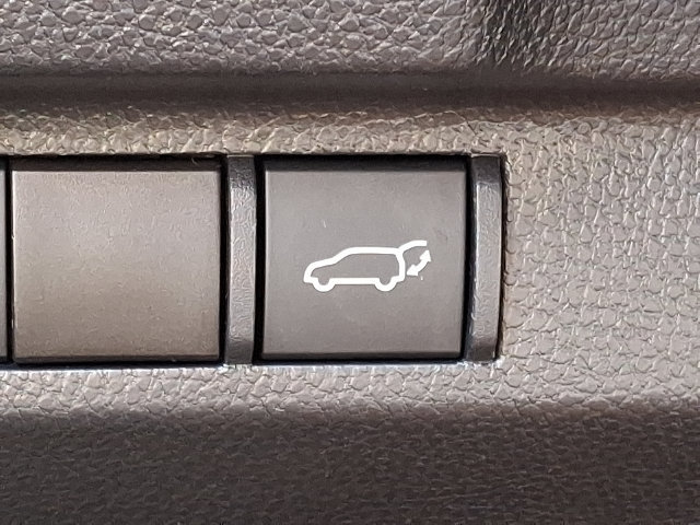 Used 2025 Toyota RAV4 XLE w/ Convenience Package AWD/4WD image 26