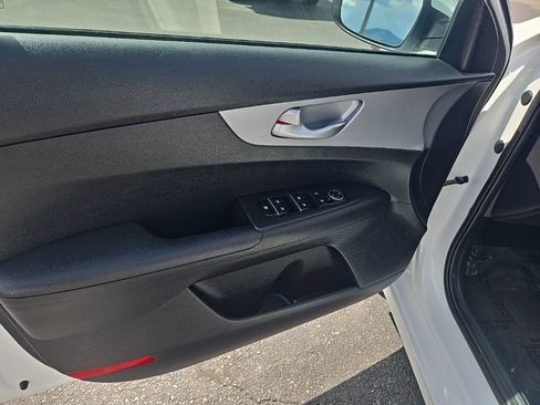 Used 2023 Kia Forte LXS FWD image 9
