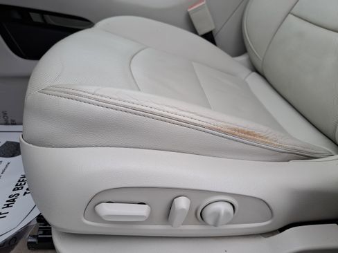 Used 2018 GMC Terrain Denali w/ Advanced Safety Package image 27