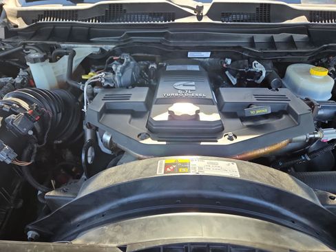 Used 2018 RAM 2500 Tradesman w/ Chrome Appearance Group AWD/4WD image 17