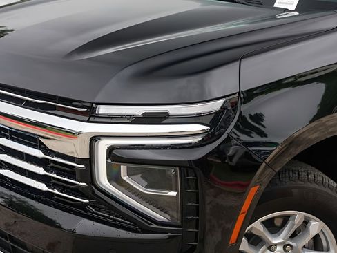 Used 2025 Chevrolet Tahoe LT AWD/4WD image 3