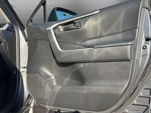 Certified 2023 Toyota RAV4 LE image 29