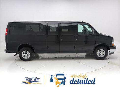 Used 2017 Chevrolet Express 3500 LT w/ LT Preferred Equipment Group image 2