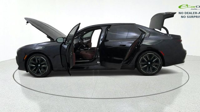 Used 2025 BMW i7 eDrive50 w/ M Sport Package RWD image 16