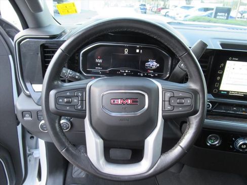 Used 2022 GMC Sierra 1500 Elevation image 18