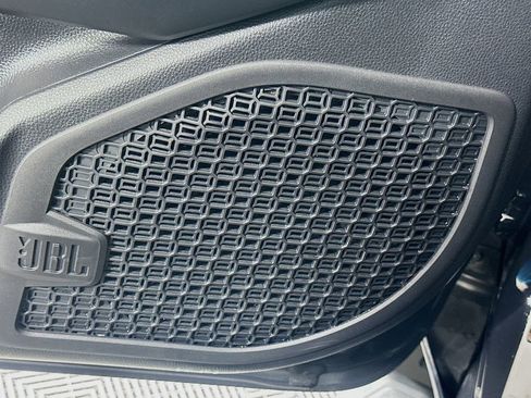 Used 2025 Toyota 4Runner Limited image 19