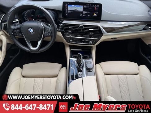 Used 2023 BMW 530i w/ Premium Package image 12