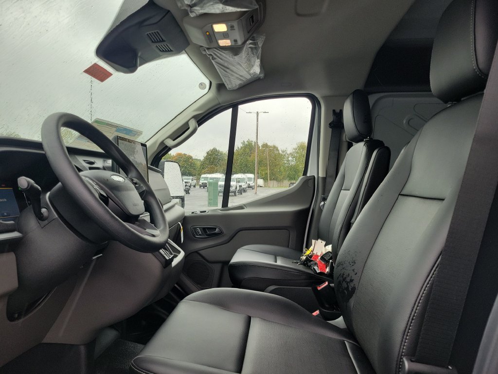 New 2027 Ford Transit 250 Low Roof RWD image 22