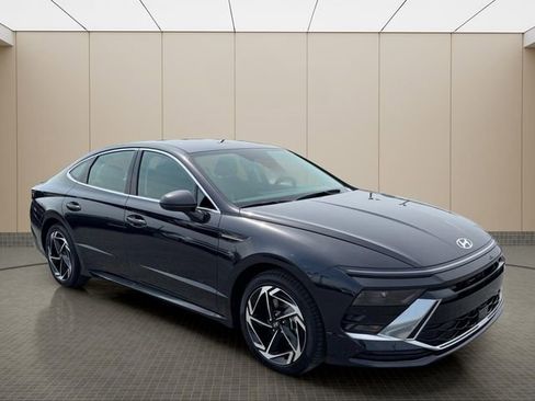 New 2026 Hyundai Sonata SEL FWD image 2