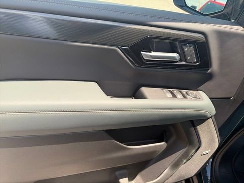 New 2026 GMC Yukon AT4 w/ AT4 Premium Package AWD/4WD image 17