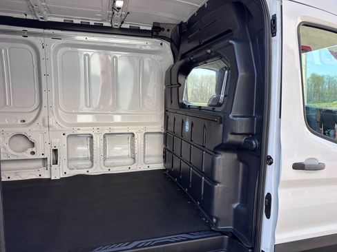 Used 2024 Ford Transit 250 Medium Roof RWD image 32