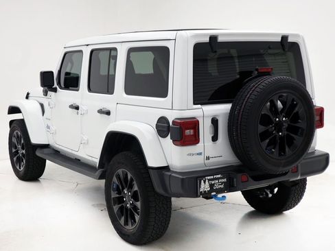 Used 2023 Jeep Wrangler Unlimited Sahara w/ Cold Weather Group image 7