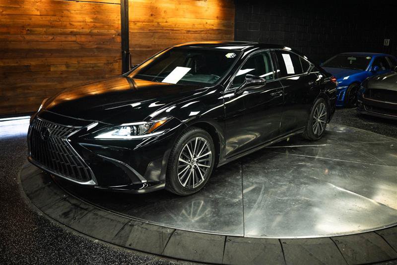 Used 2023 Lexus ES 350 w/ Premium Package FWD image 2