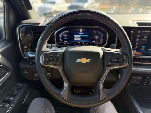 Used 2025 Chevrolet Silverado 1500 High Country image 17