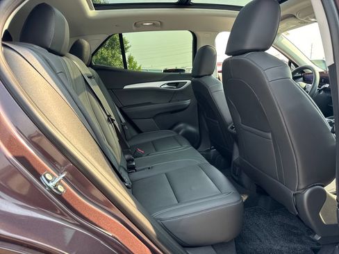 Used 2025 Buick Envision Avenir AWD/4WD image 12