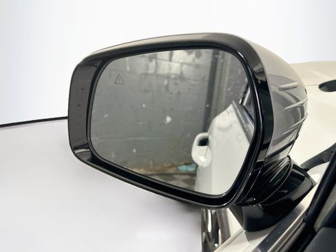 Used 2025 Kia Sorento EX w/ Panoramic Sunroof Package FWD image 16