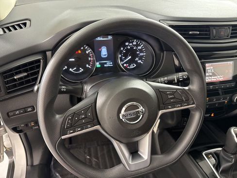 Used 2017 Nissan Rogue S AWD/4WD image 30